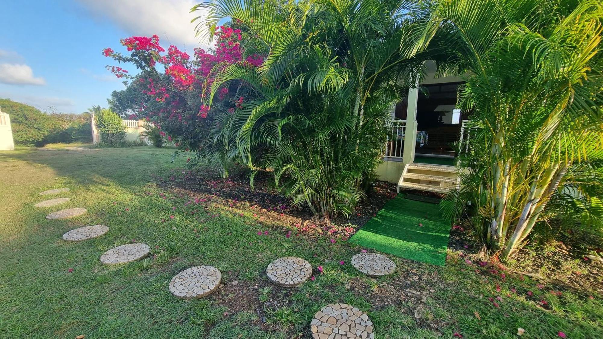 La Villa Rainbow & Ses 2 Kabanes Sainte-Anne (Grande-Terre) Exterior foto
